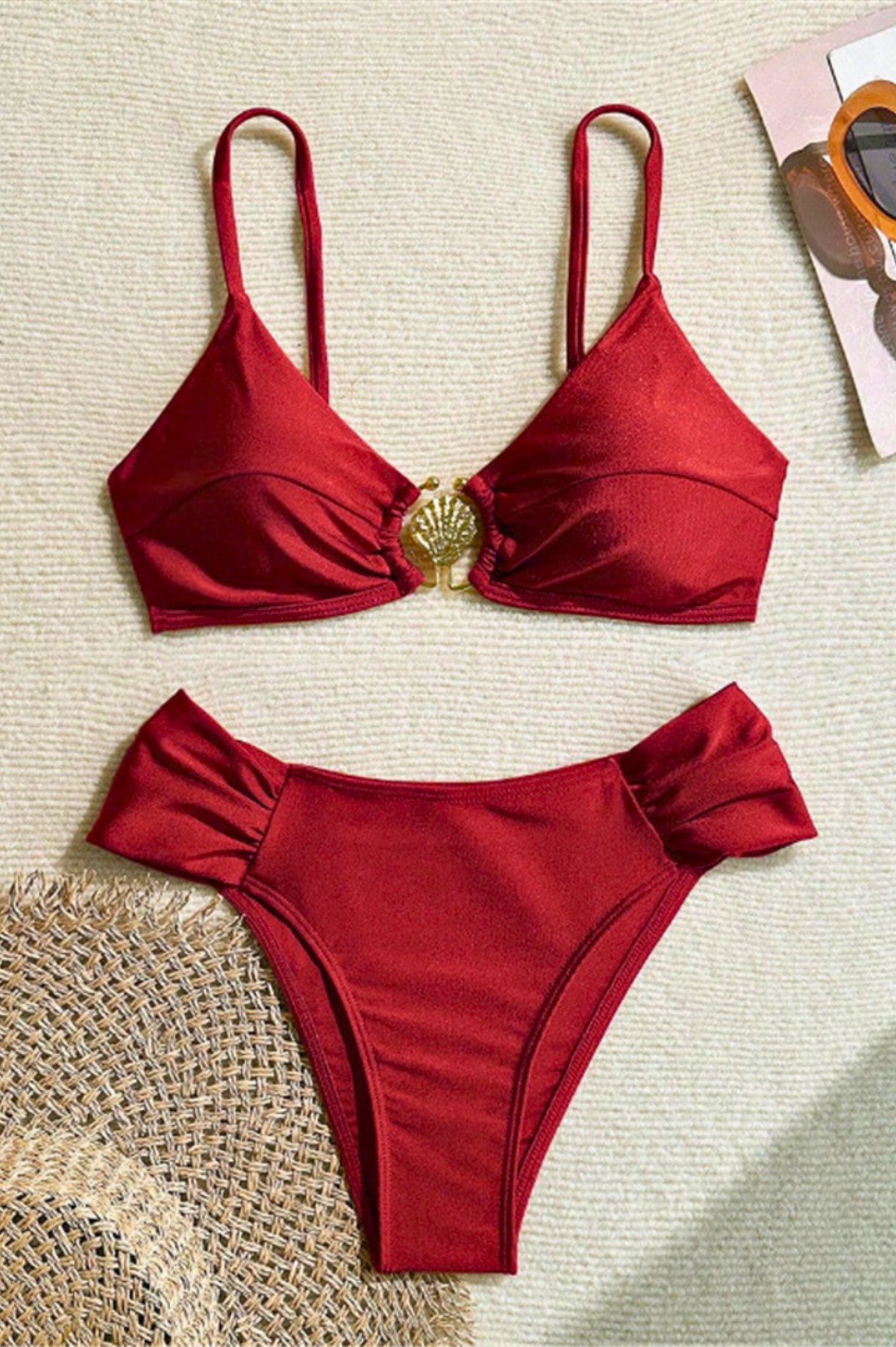 Bikini effet métallique avec coquillage