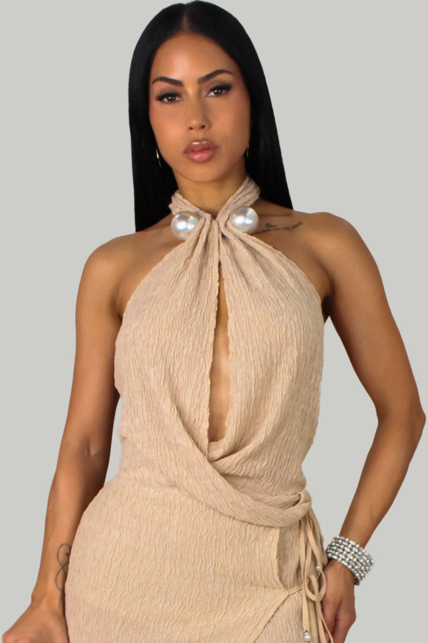 JANECKA | Robe longue texturé à détails perlé