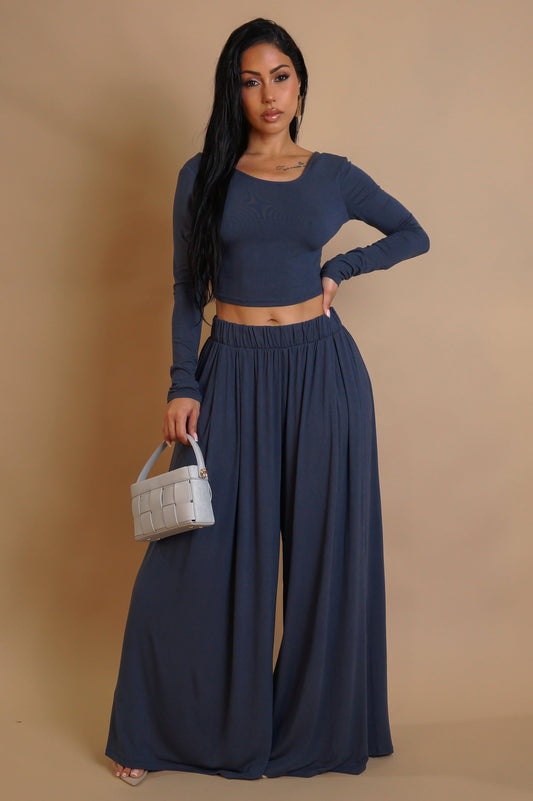 NICIA | Ensemble pantalon large et crop top à manches longues